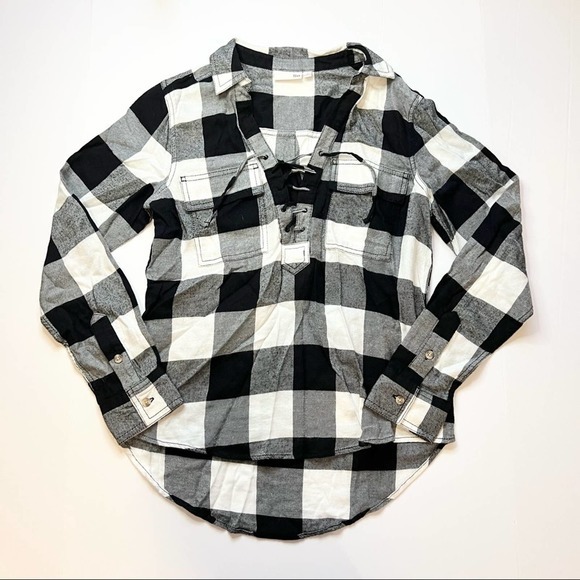 SO checkered plaid long sleeve blouse black white lace up v neck top Size small - Picture 8 of 8